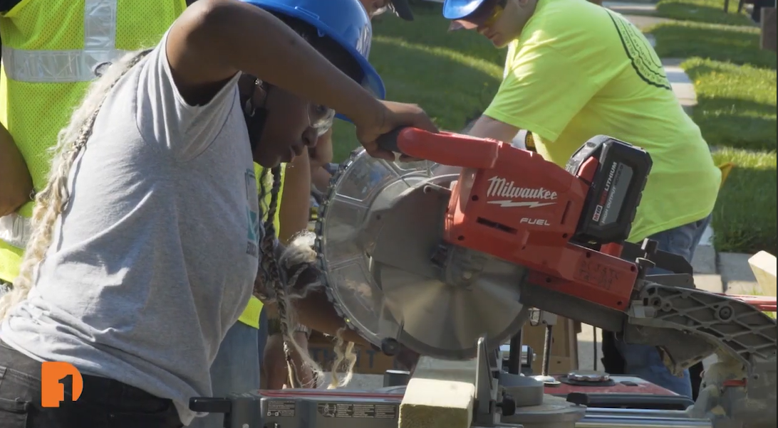 one detroit high schoolers learn carpentry